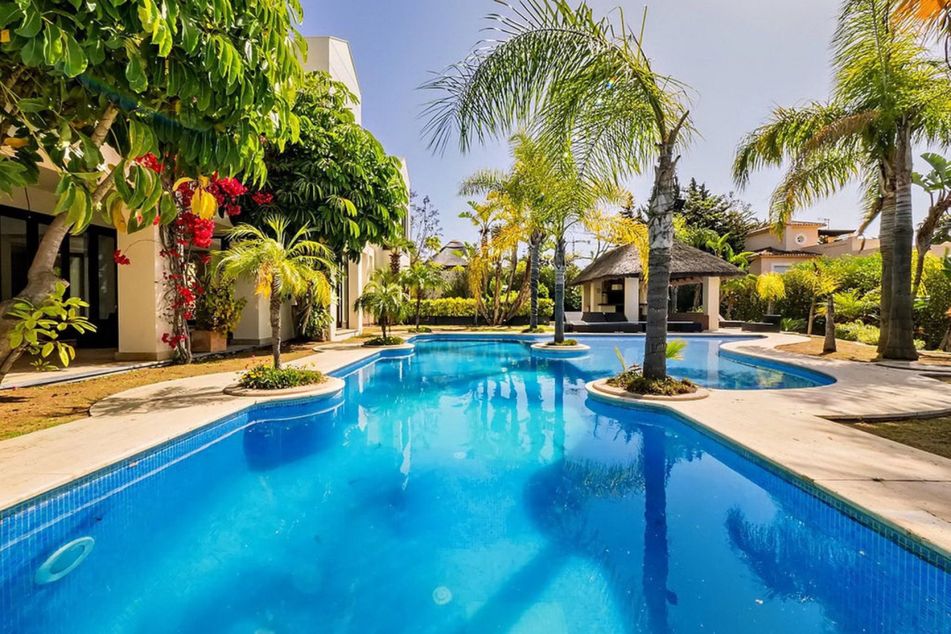 Resale - House - Detached Villa - Marbella - Bahía de Marbella