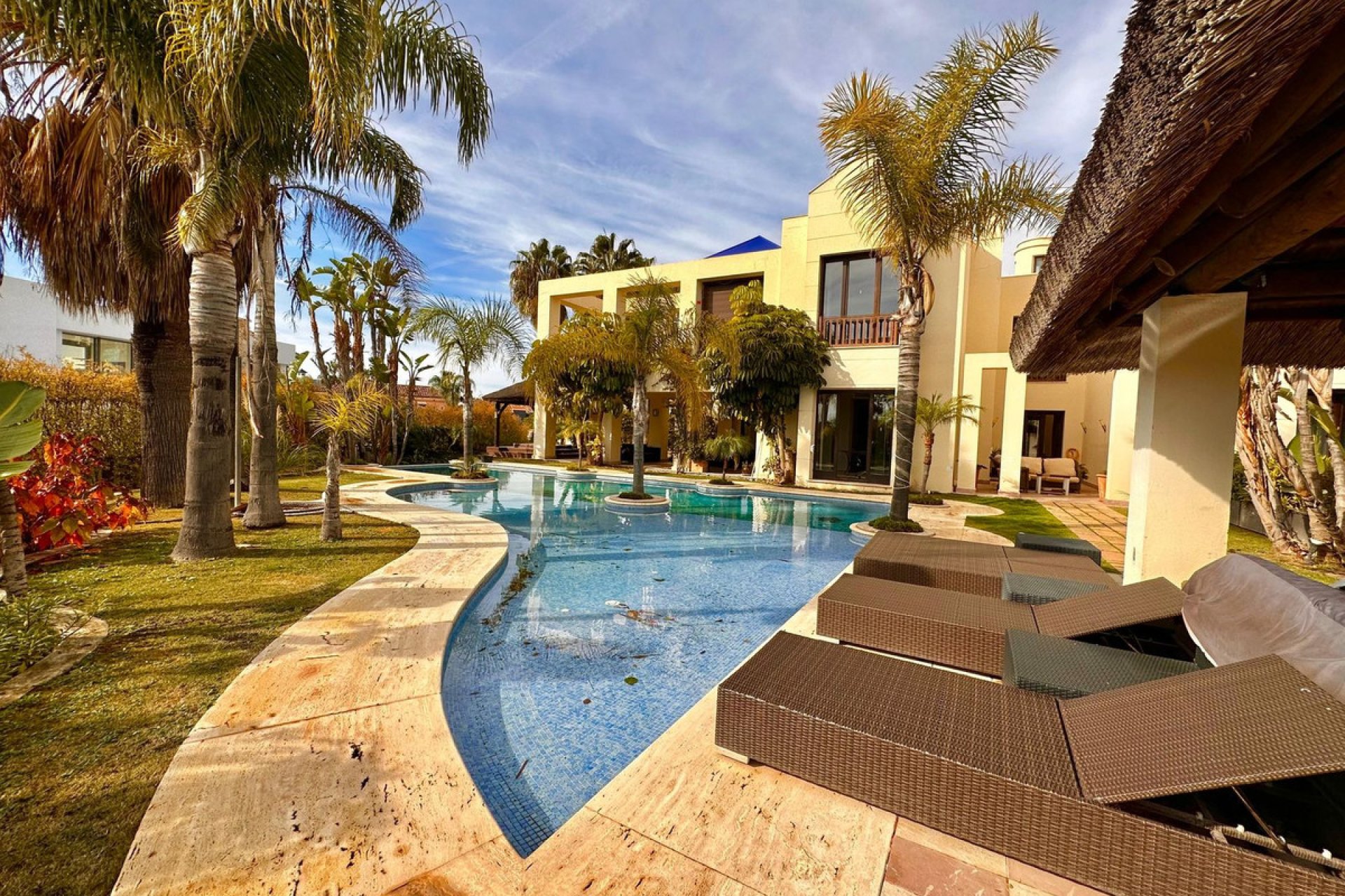 Resale - House - Detached Villa - Marbella - Bahía de Marbella