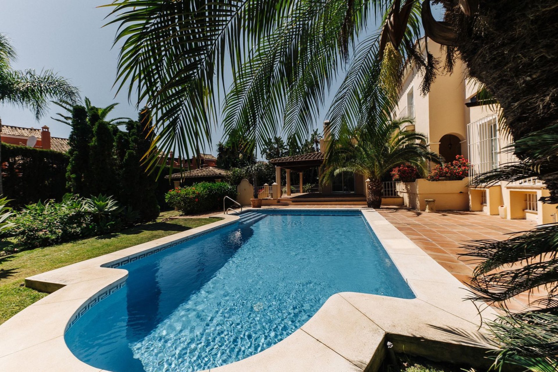 Resale - House - Detached Villa - Marbella - Bahía de Marbella