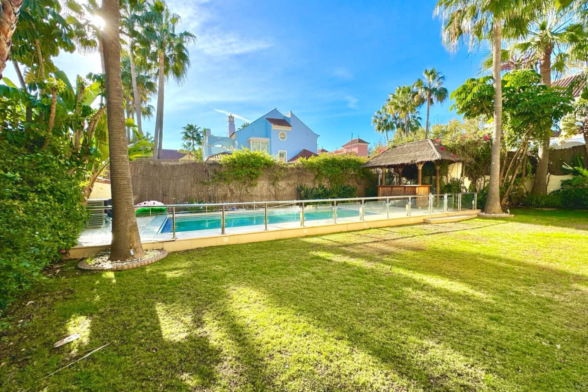 Resale - House - Detached Villa - Marbella - Cortijo Blanco