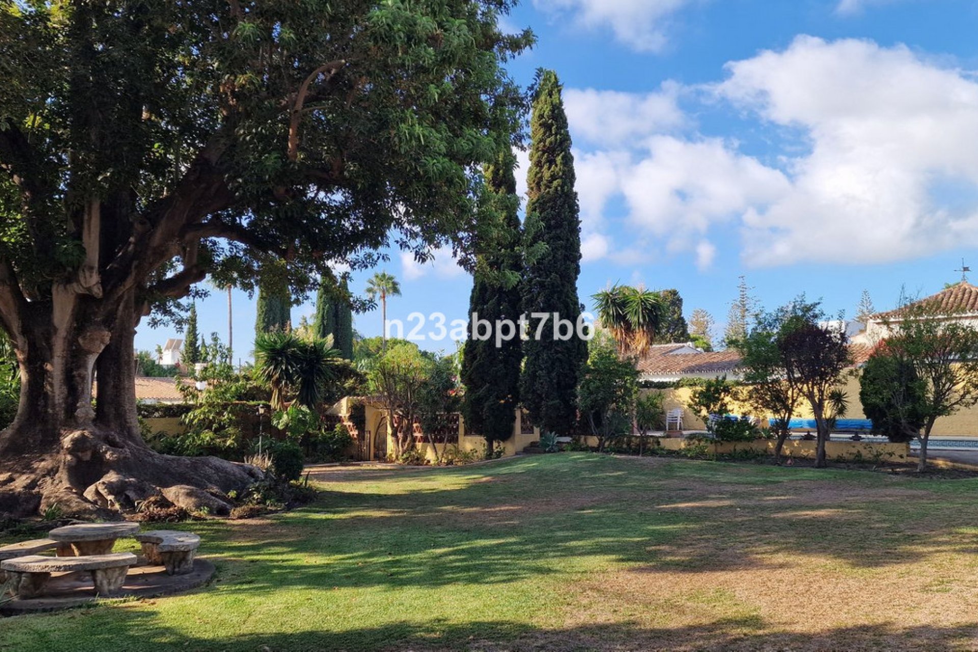 Resale - House - Detached Villa - Marbella - Cortijo Blanco