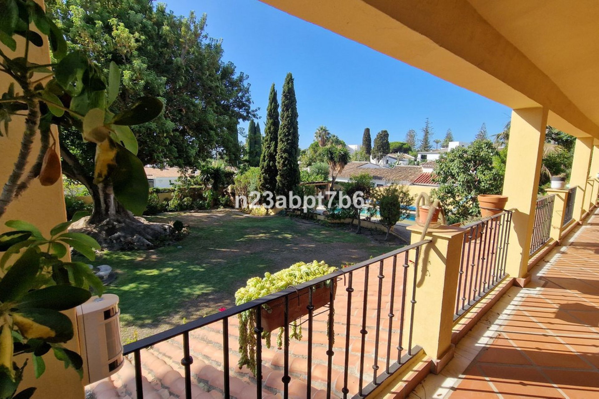 Resale - House - Detached Villa - Marbella - Cortijo Blanco