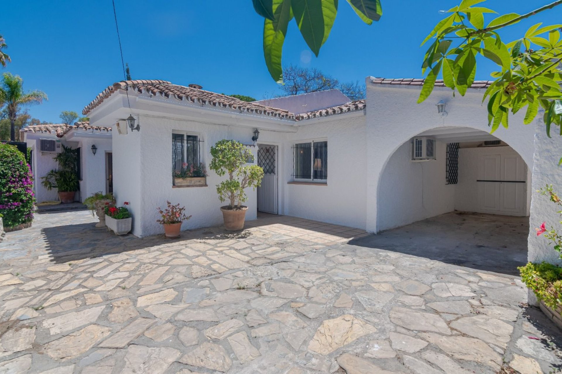 Resale - House - Detached Villa - Marbella - Cortijo Blanco