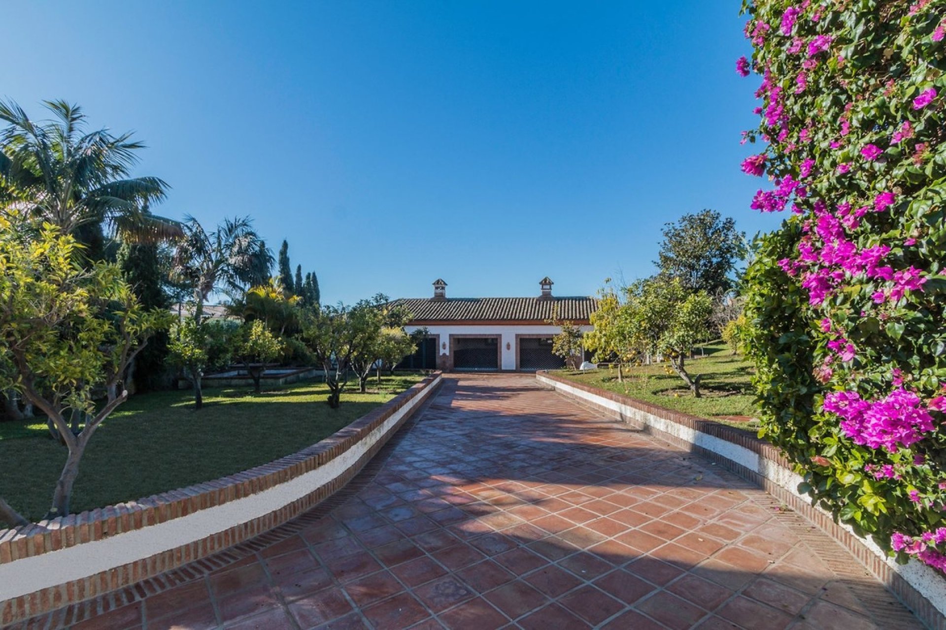 Resale - House - Detached Villa - Marbella - Costabella