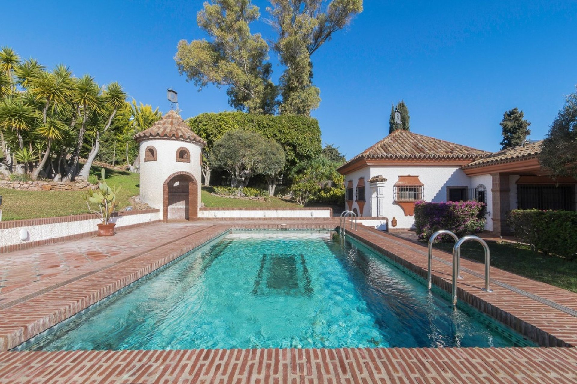 Resale - House - Detached Villa - Marbella - Costabella