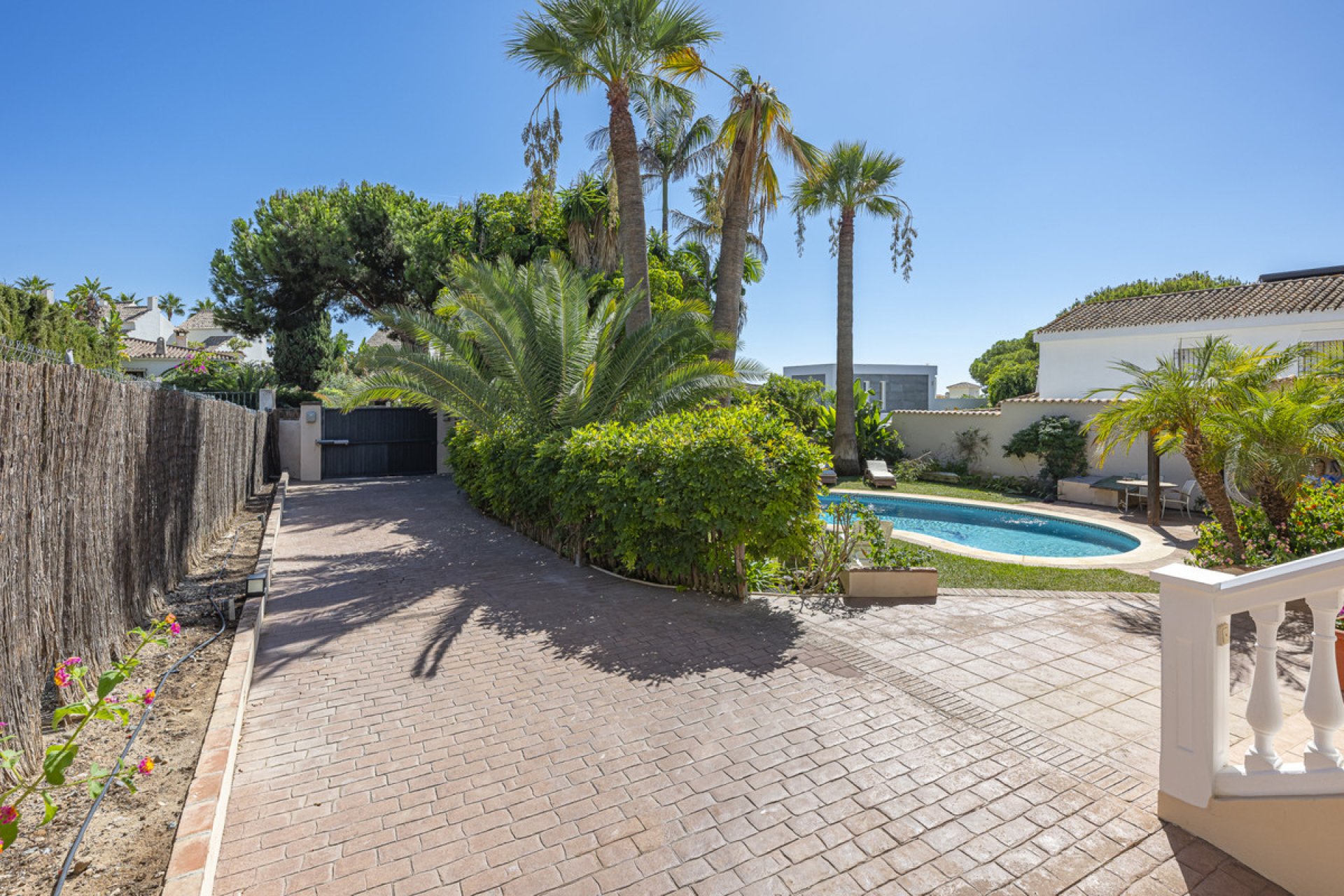 Resale - House - Detached Villa - Marbella - Costabella