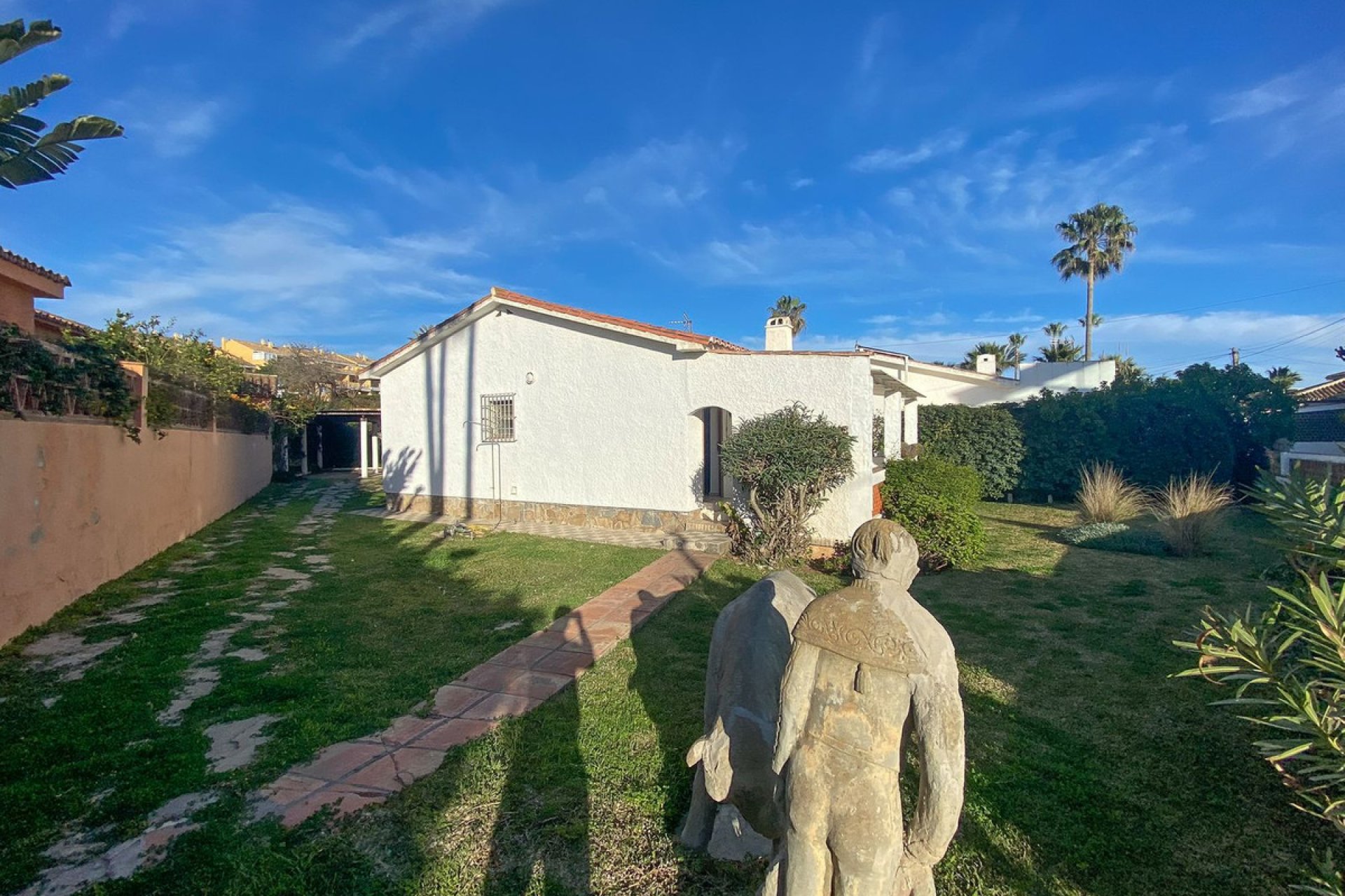 Resale - House - Detached Villa - Marbella - Costabella