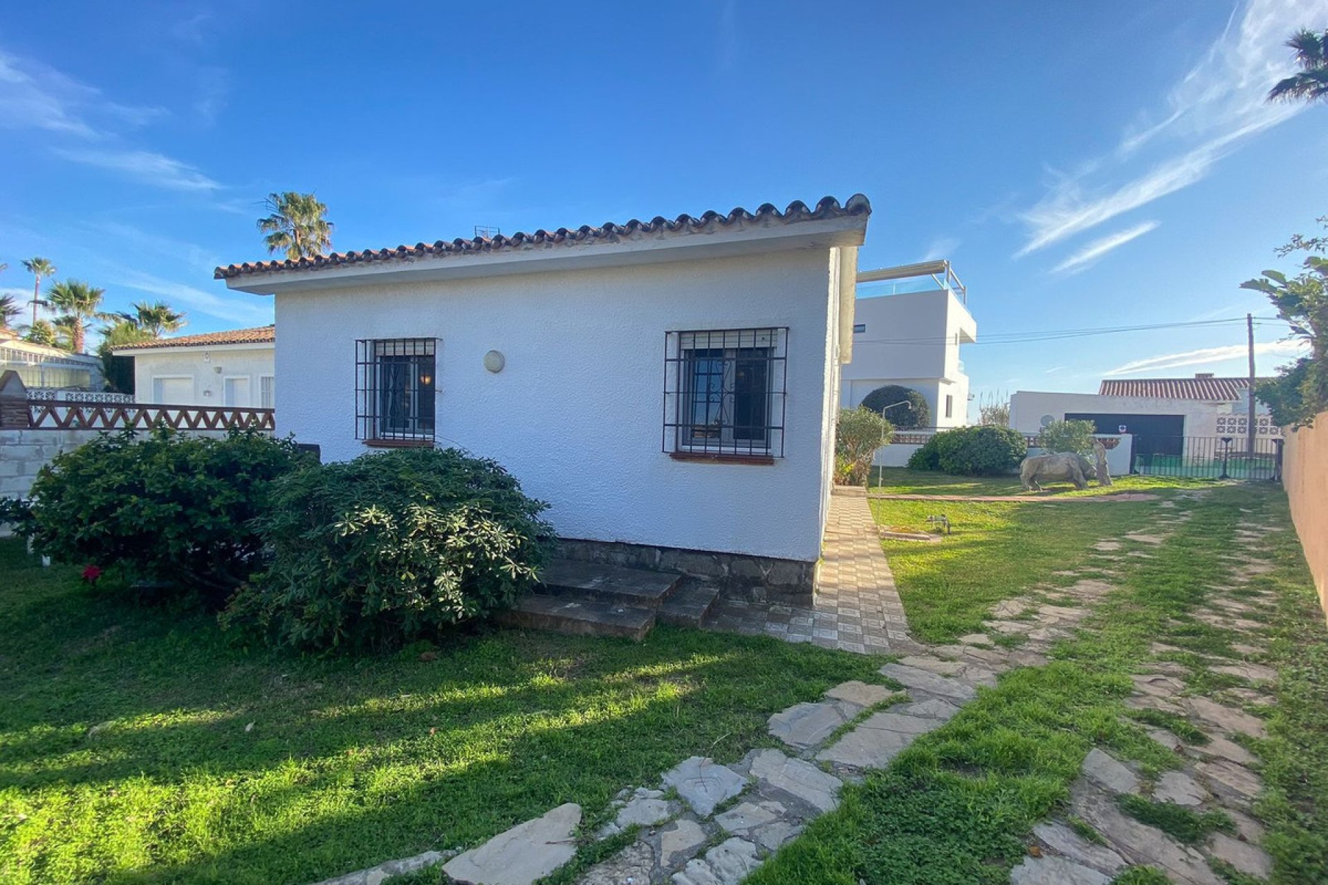 Resale - House - Detached Villa - Marbella - Costabella