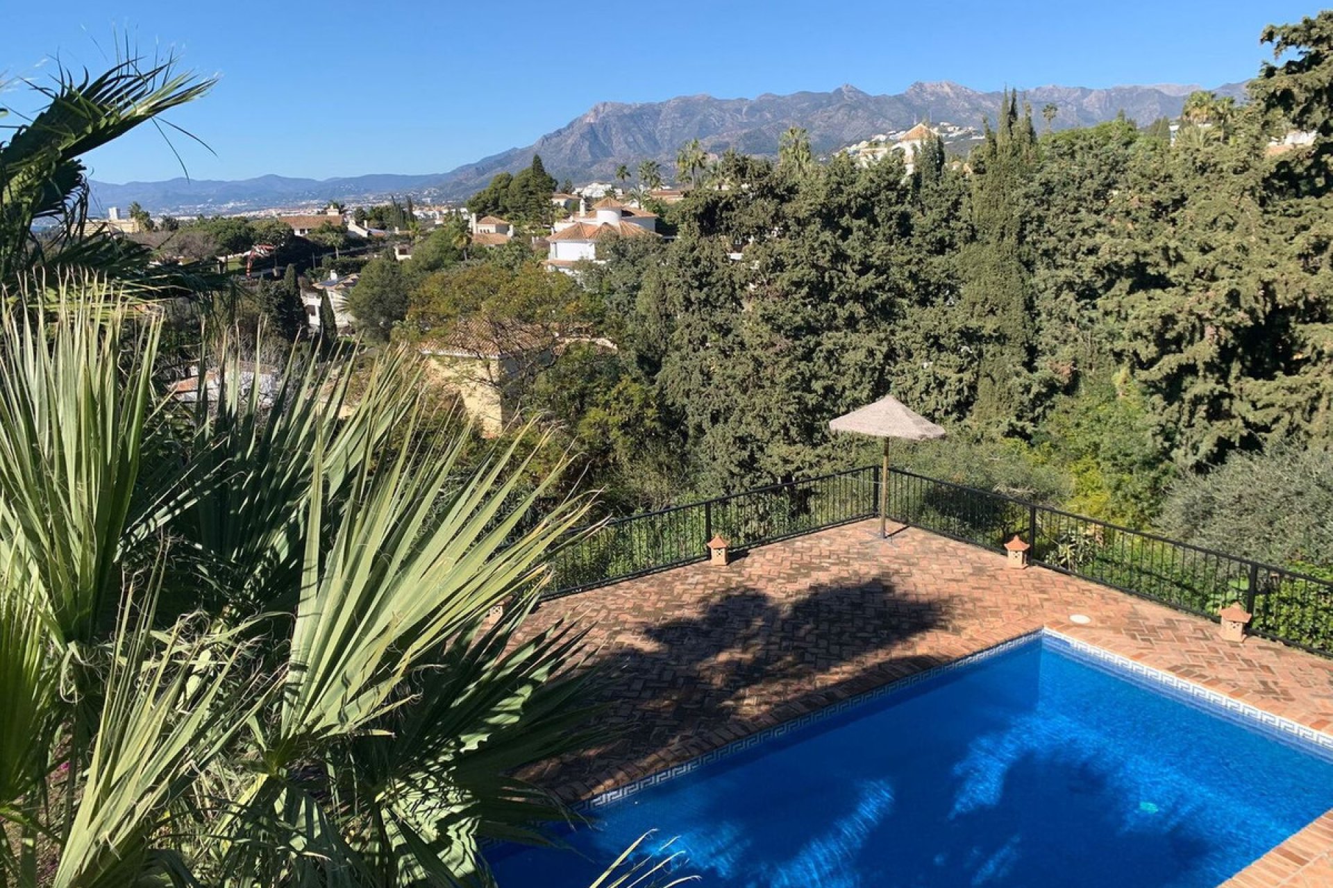 Resale - House - Detached Villa - Marbella - El Rosario