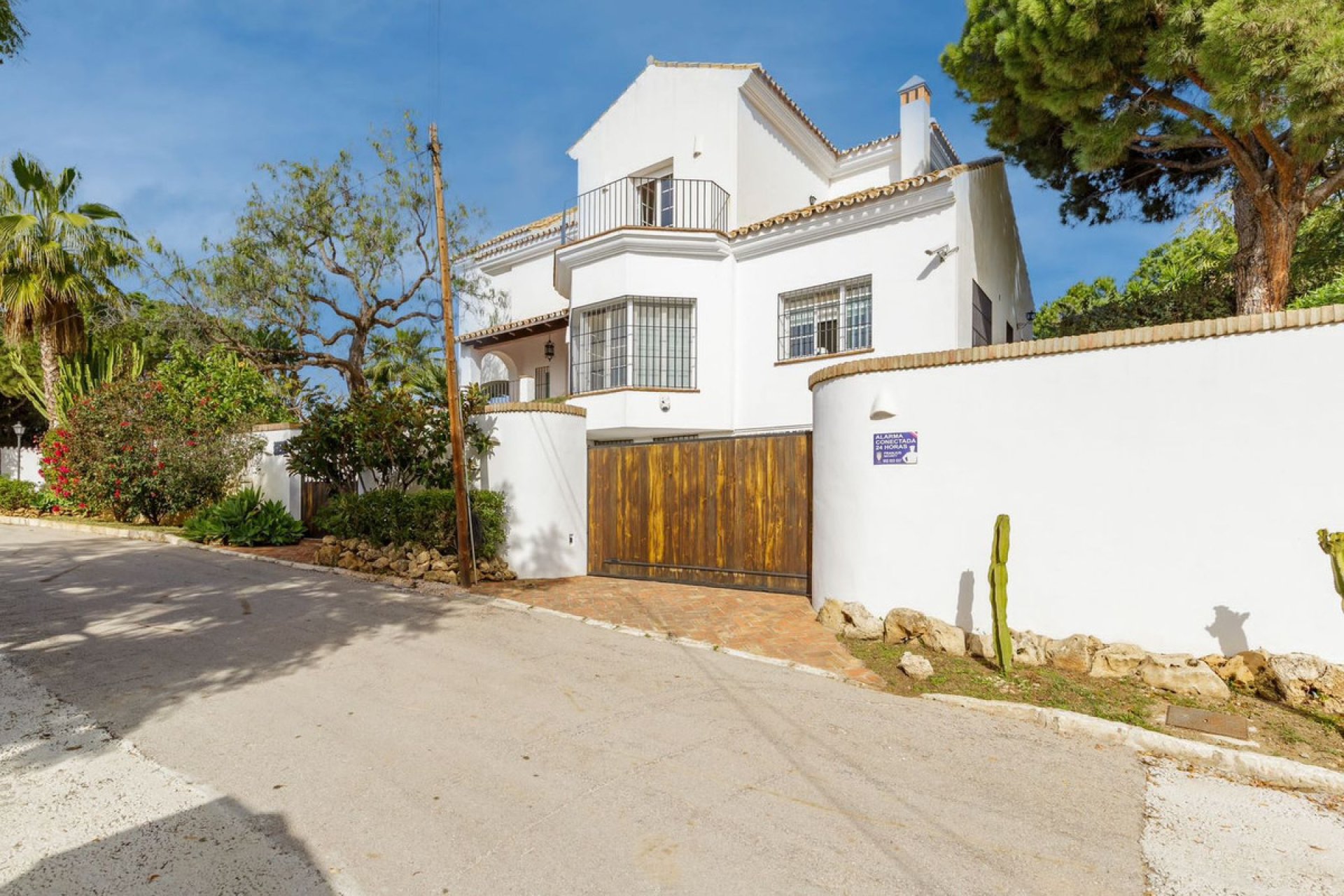 Resale - House - Detached Villa - Marbella - El Rosario