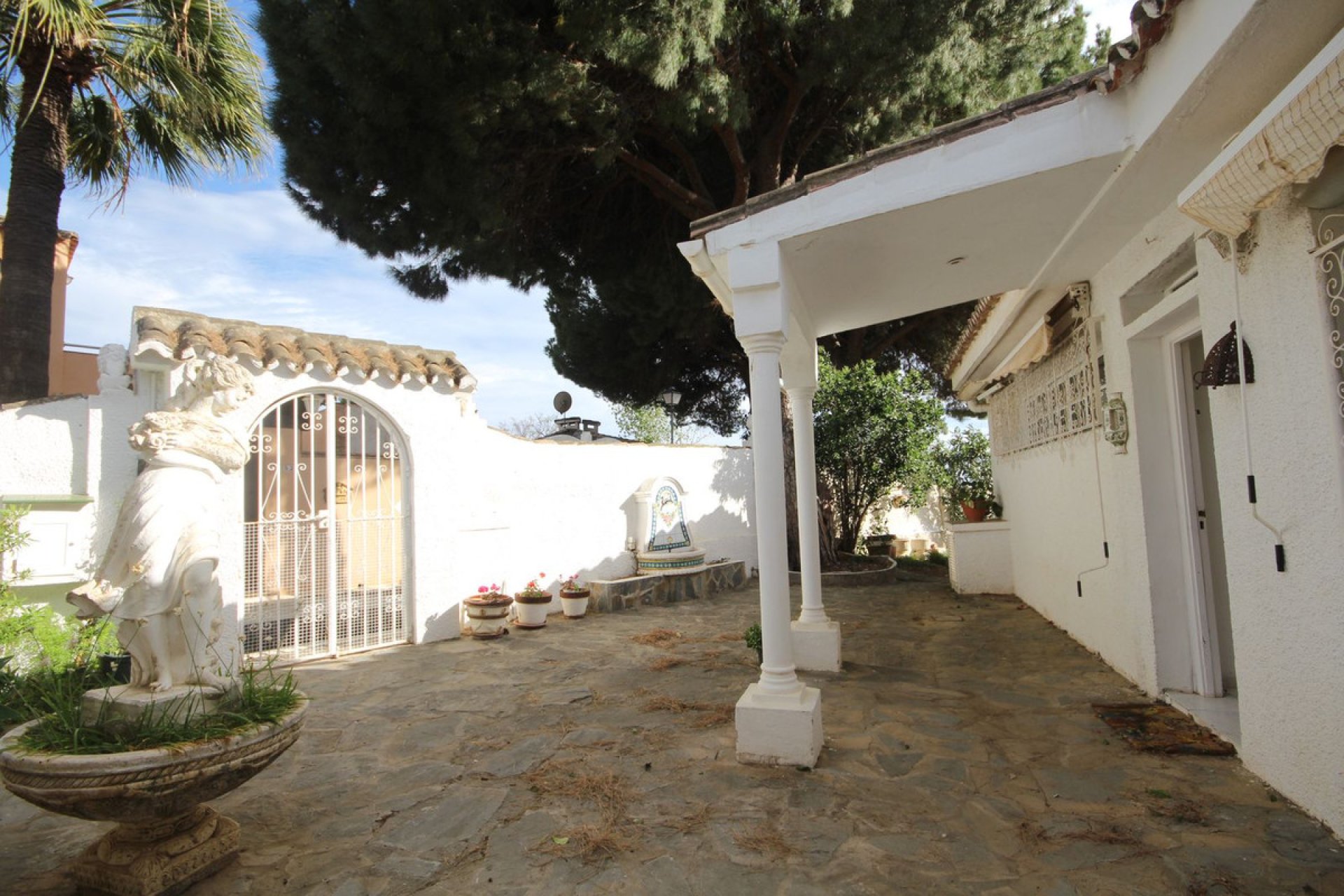 Resale - House - Detached Villa - Marbella - El Rosario