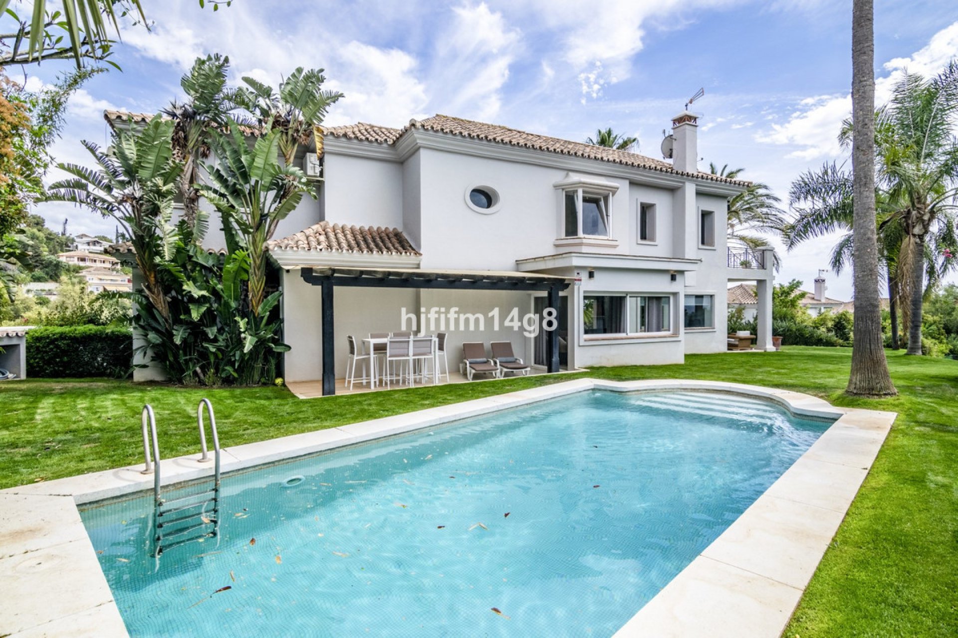 Resale - House - Detached Villa - Marbella - El Rosario