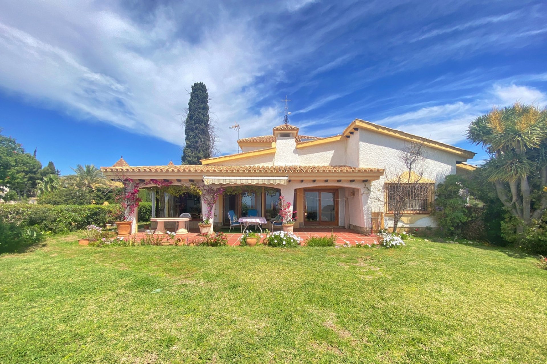 Resale - House - Detached Villa - Marbella - El Rosario