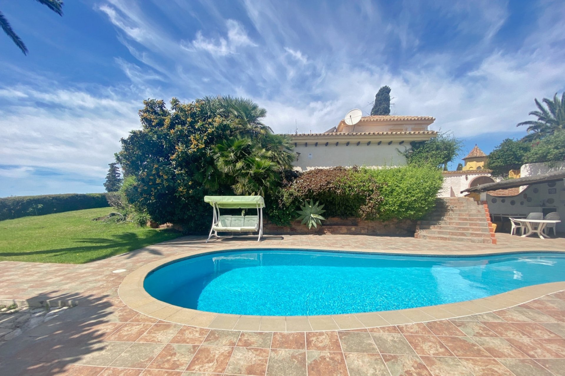 Resale - House - Detached Villa - Marbella - El Rosario