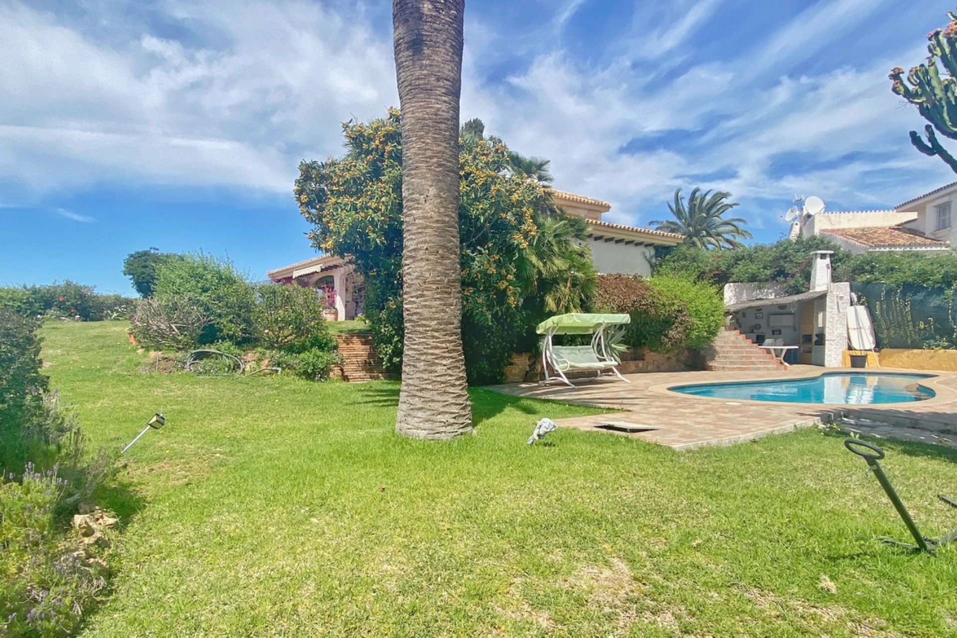 Resale - House - Detached Villa - Marbella - El Rosario