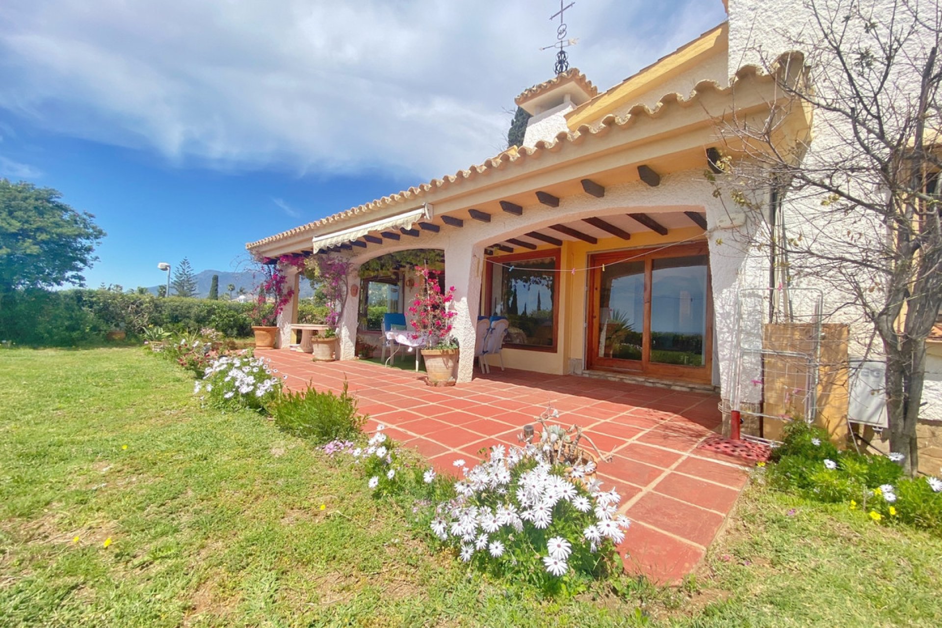 Resale - House - Detached Villa - Marbella - El Rosario