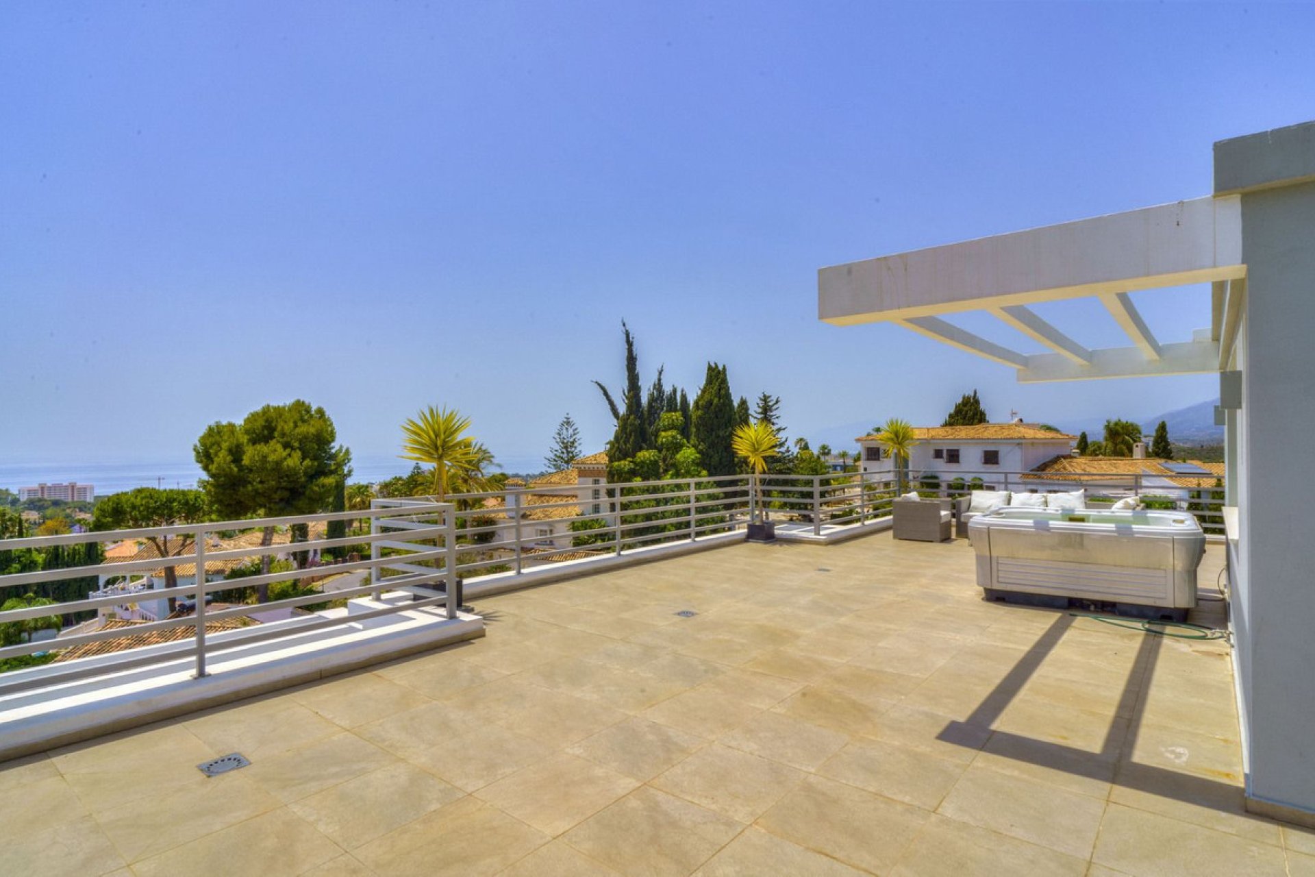 Resale - House - Detached Villa - Marbella - El Rosario