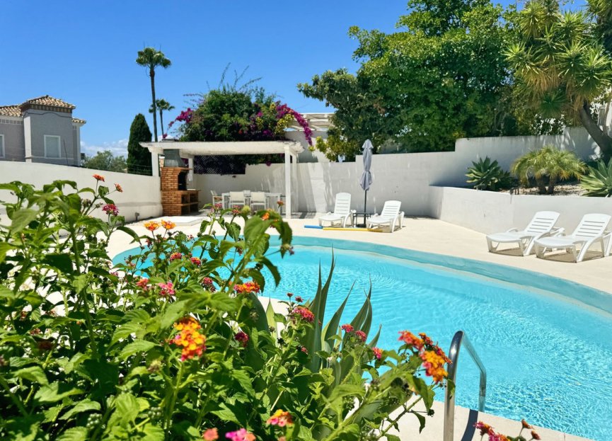 Resale - House - Detached Villa - Marbella - El Rosario