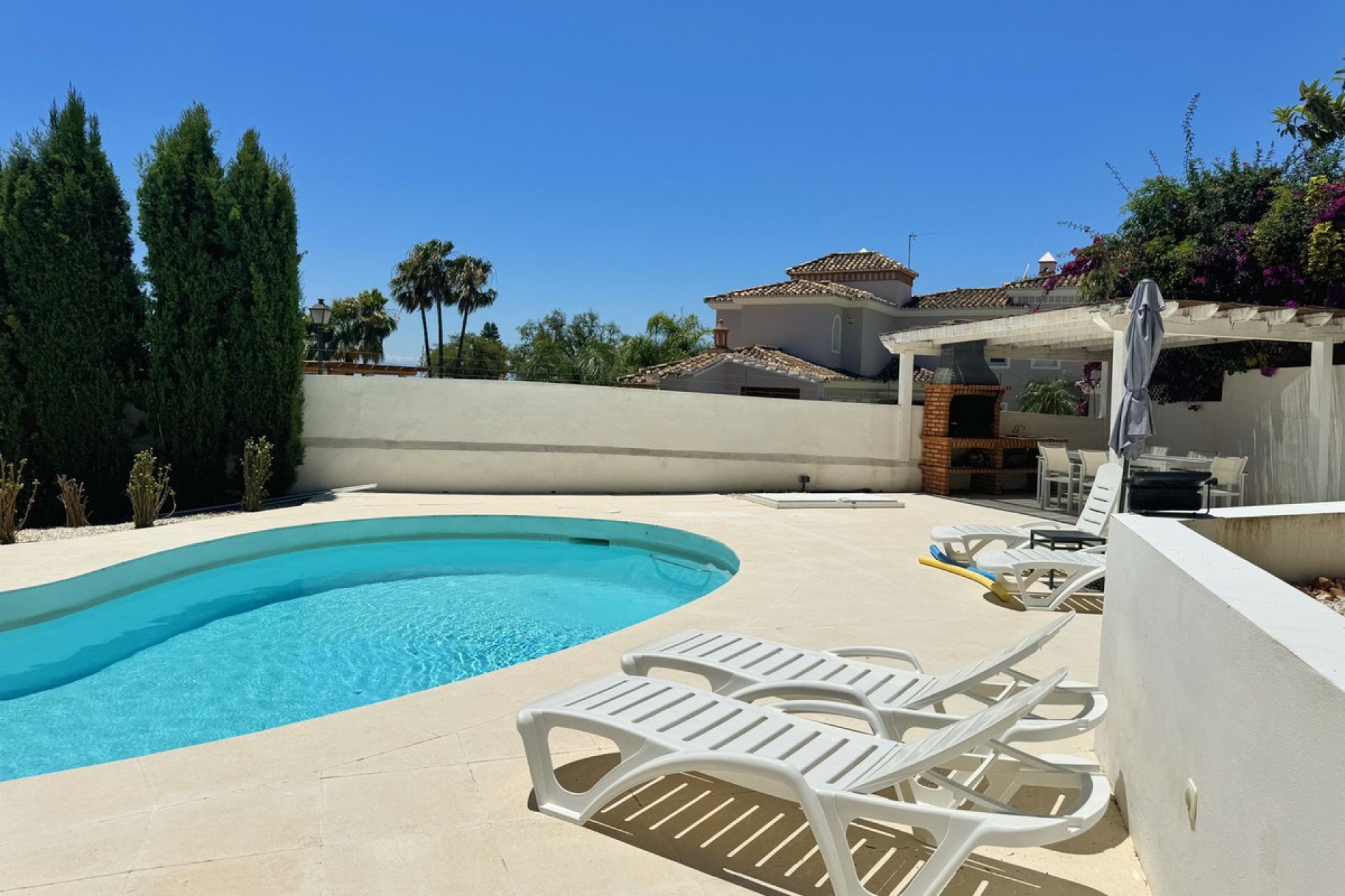 Resale - House - Detached Villa - Marbella - El Rosario