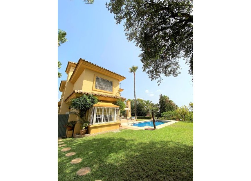 Resale - House - Detached Villa - Marbella - El Rosario