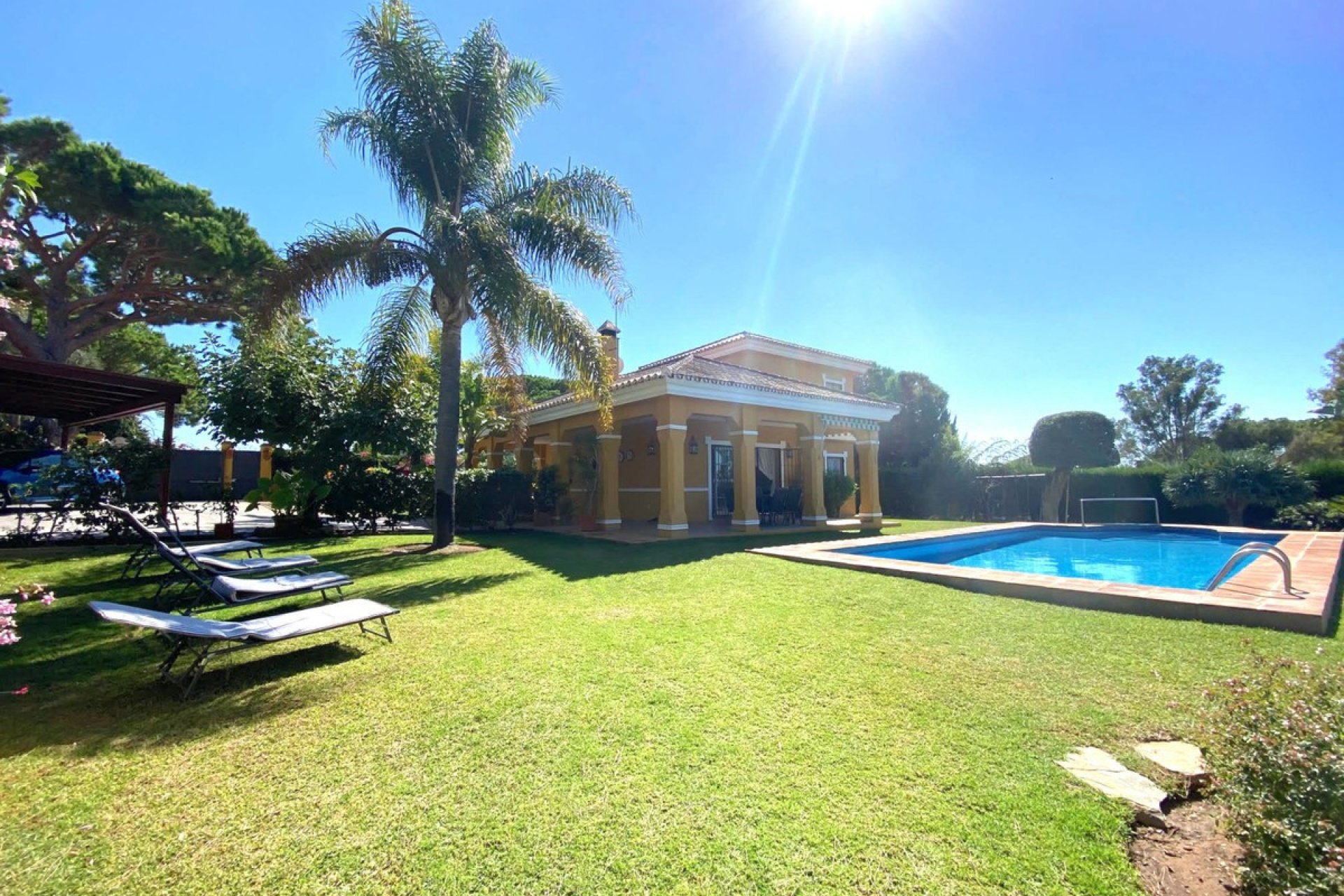 Resale - House - Detached Villa - Marbella - El Rosario