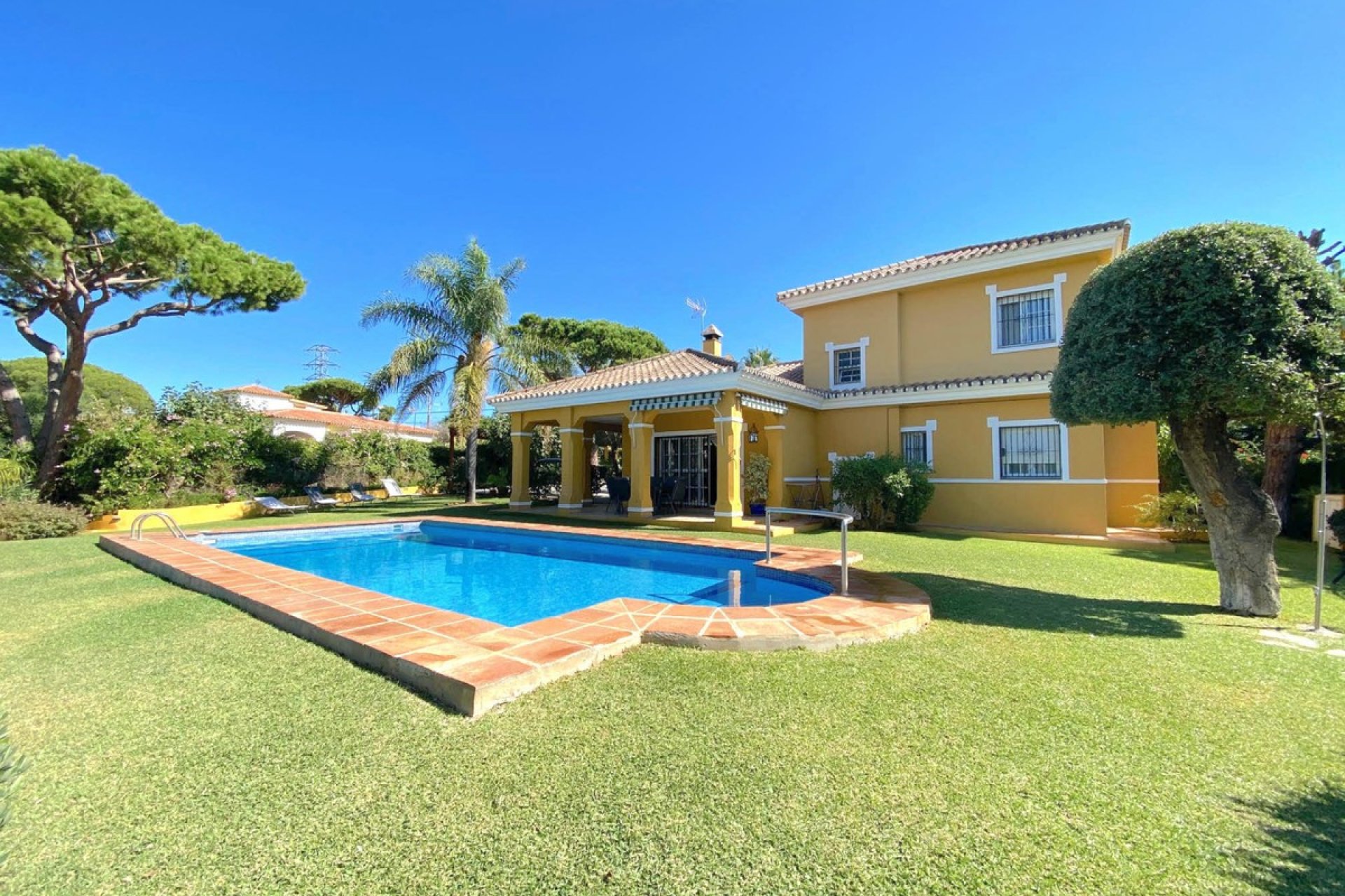 Resale - House - Detached Villa - Marbella - El Rosario