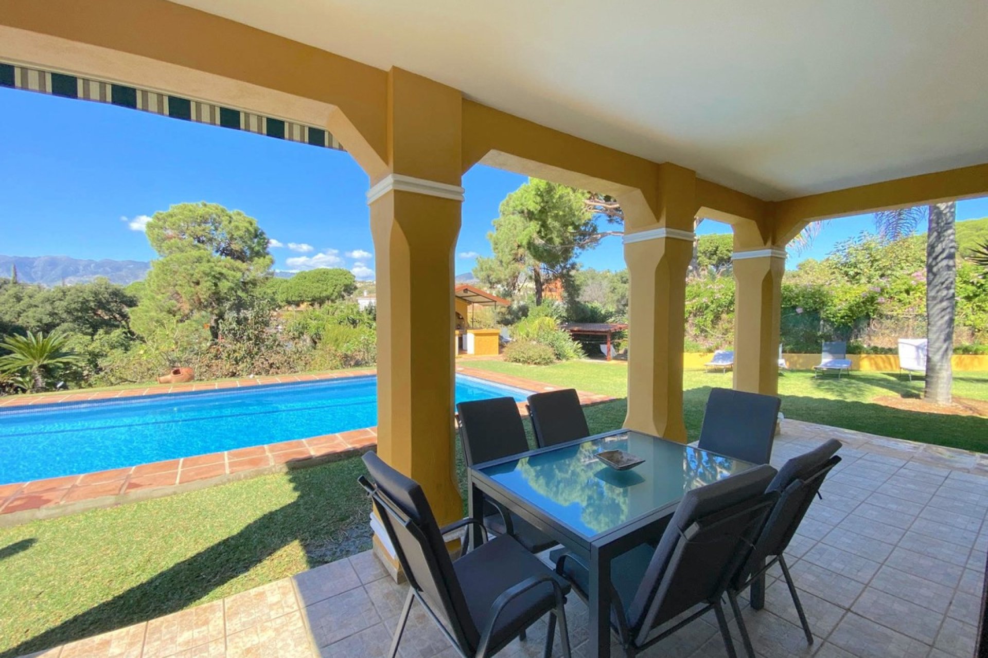 Resale - House - Detached Villa - Marbella - El Rosario