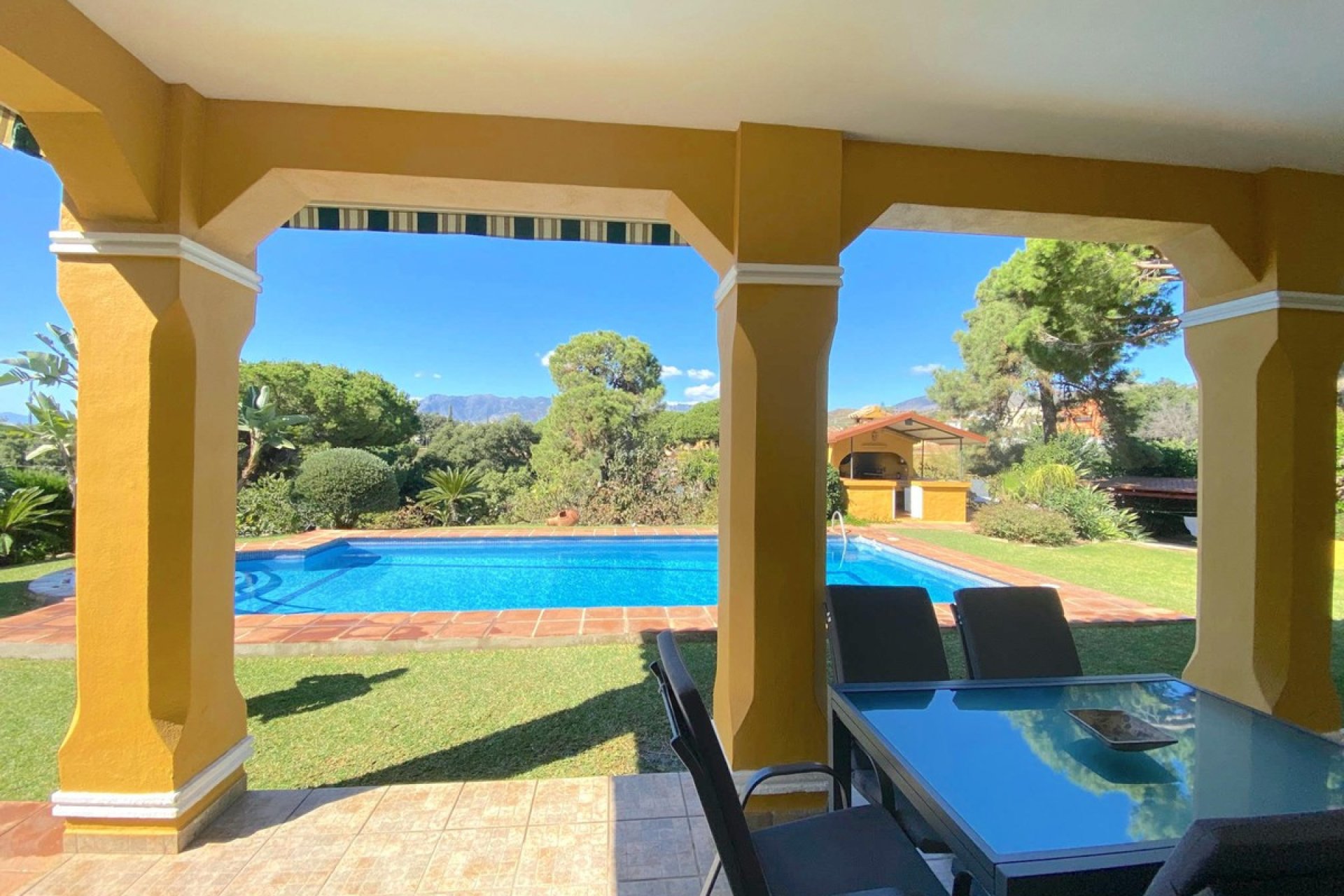 Resale - House - Detached Villa - Marbella - El Rosario