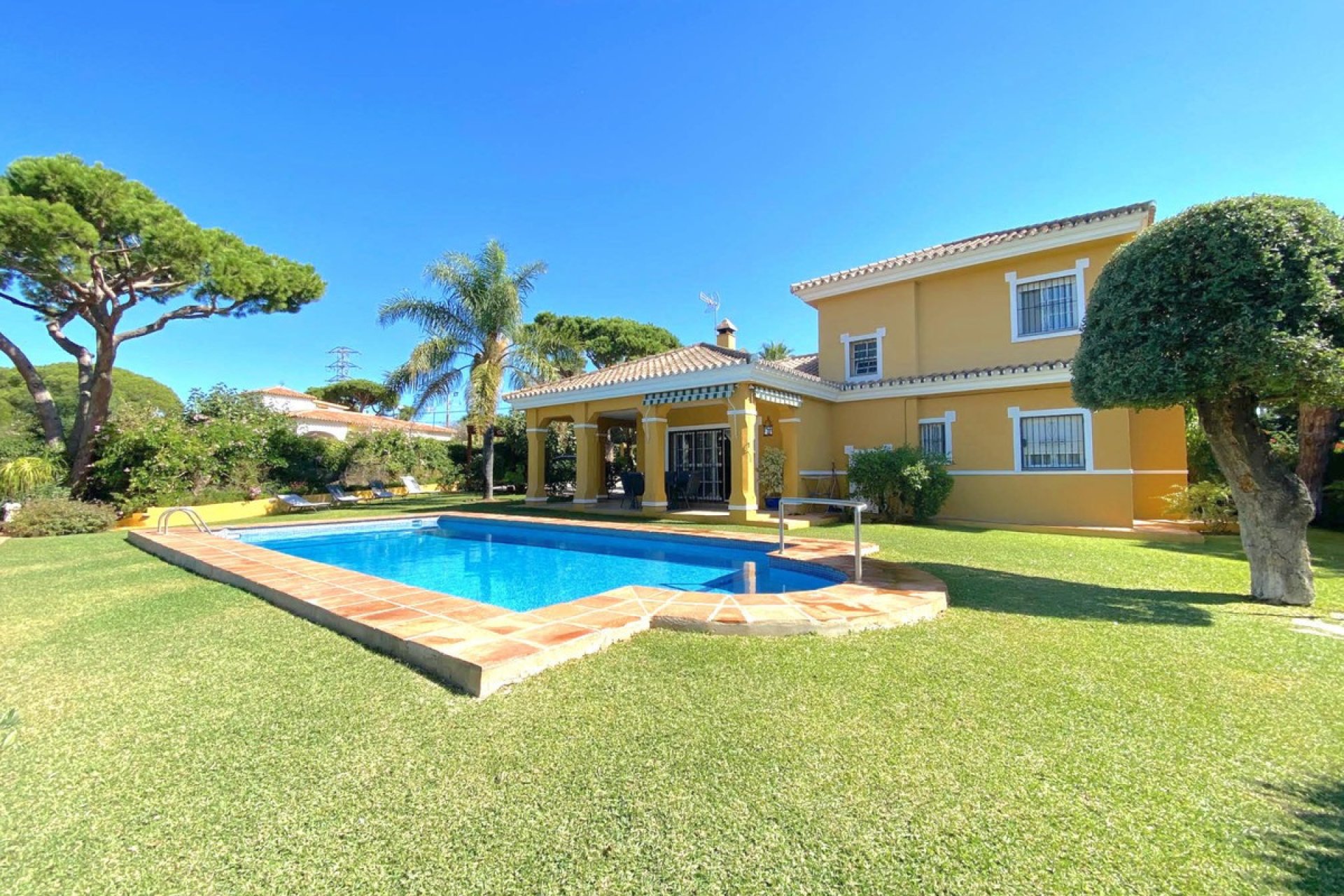 Resale - House - Detached Villa - Marbella - El Rosario