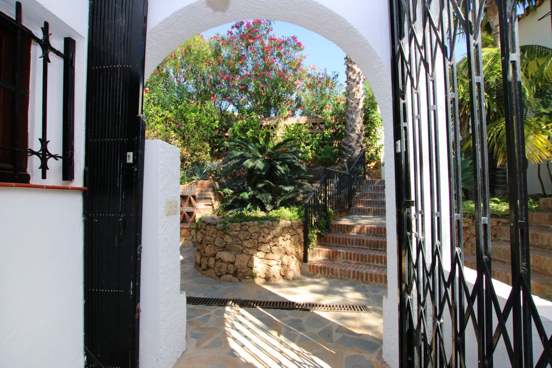 Resale - House - Detached Villa - Marbella - El Rosario