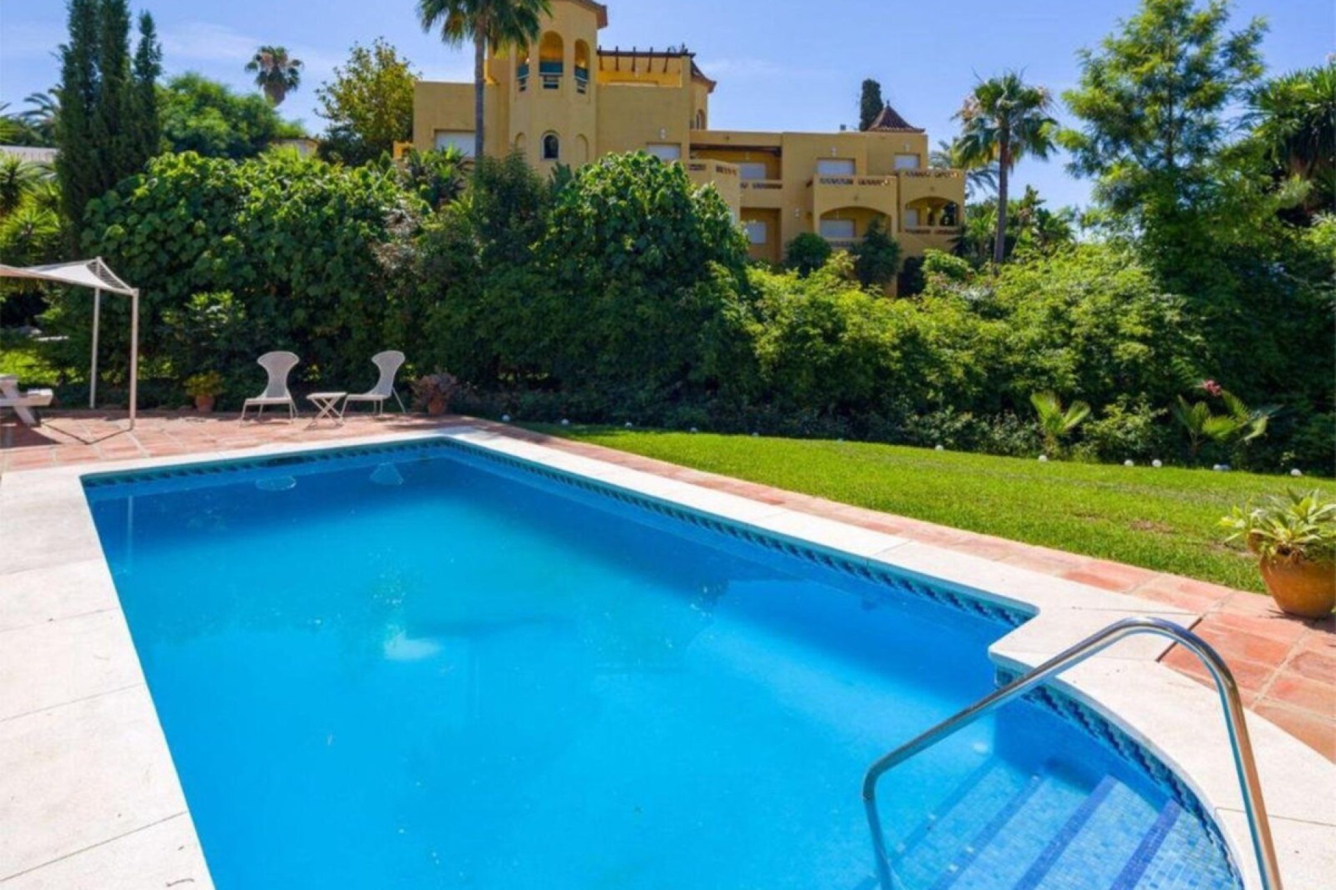 Resale - House - Detached Villa - Marbella - El Rosario