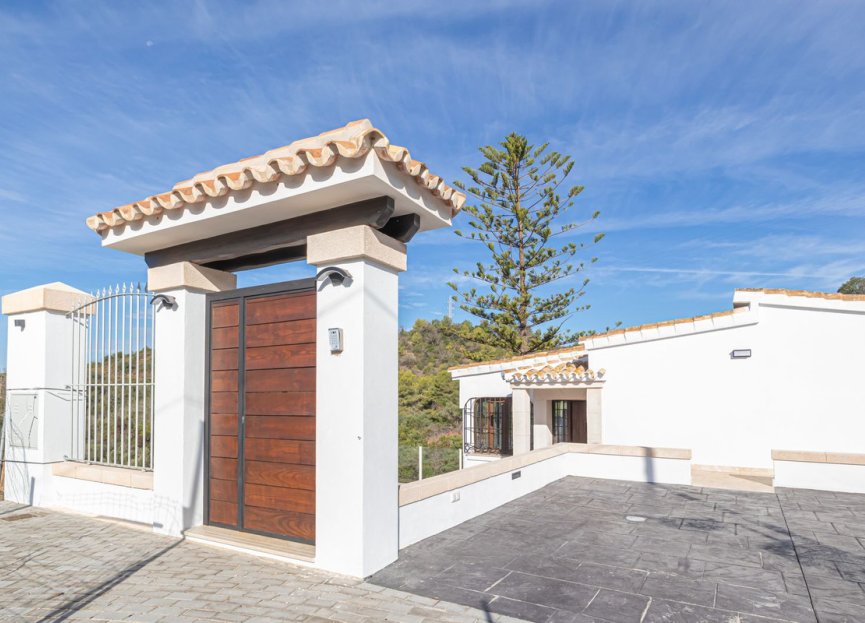 Resale - House - Detached Villa - Marbella - El Rosario