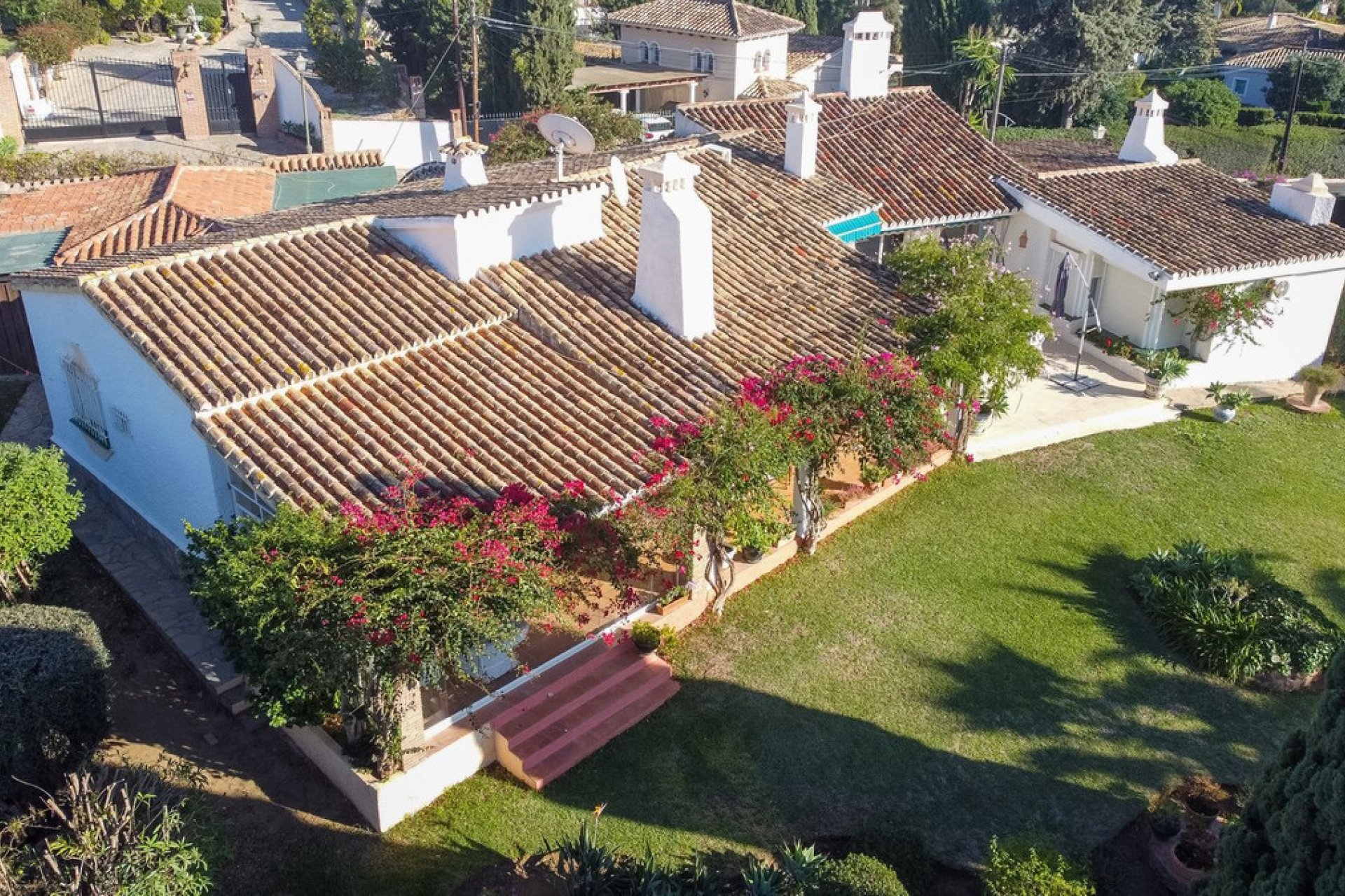 Resale - House - Detached Villa - Marbella - El Rosario