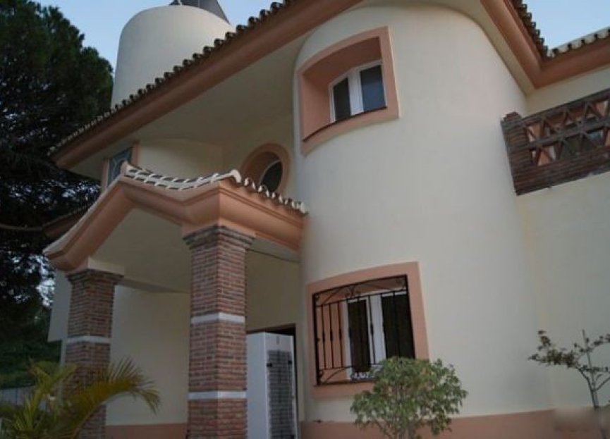 Resale - House - Detached Villa - Marbella - El Rosario