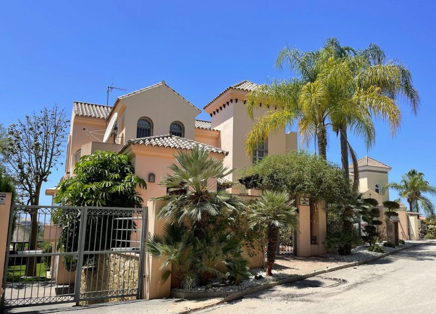 Resale - House - Detached Villa - Marbella - El Rosario