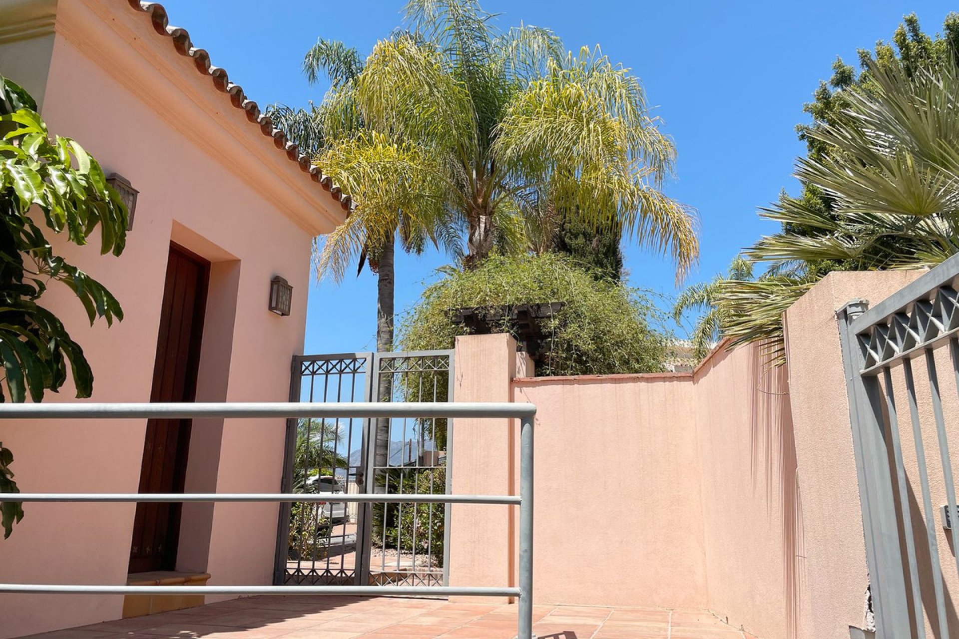 Resale - House - Detached Villa - Marbella - El Rosario