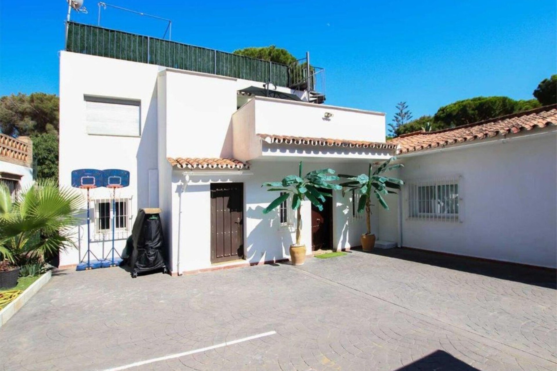 Resale - House - Detached Villa - Marbella - El Rosario