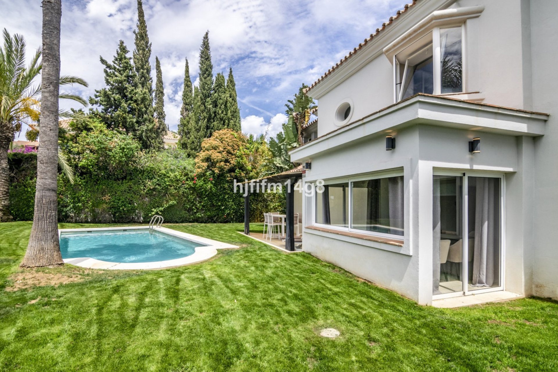 Resale - House - Detached Villa - Marbella - El Rosario