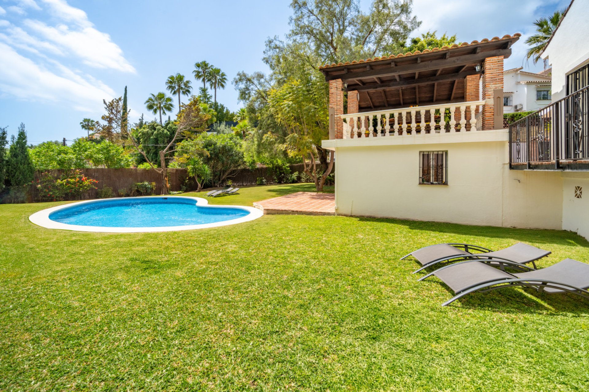 Resale - House - Detached Villa - Marbella - El Rosario