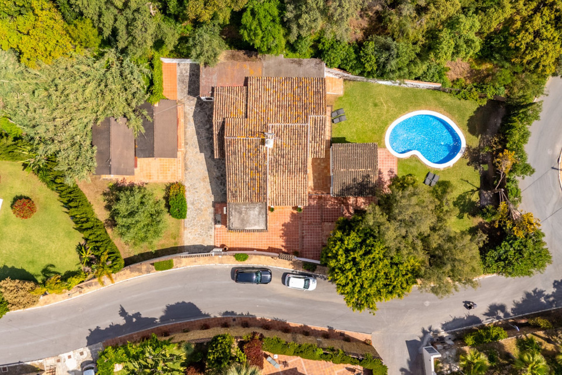 Resale - House - Detached Villa - Marbella - El Rosario