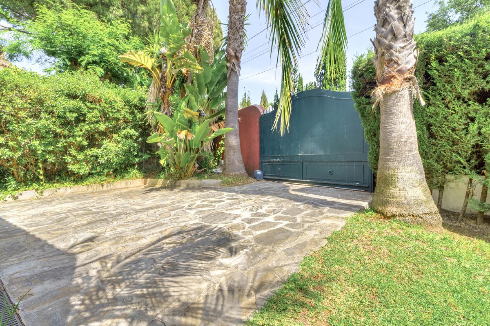 Resale - House - Detached Villa - Marbella - El Rosario