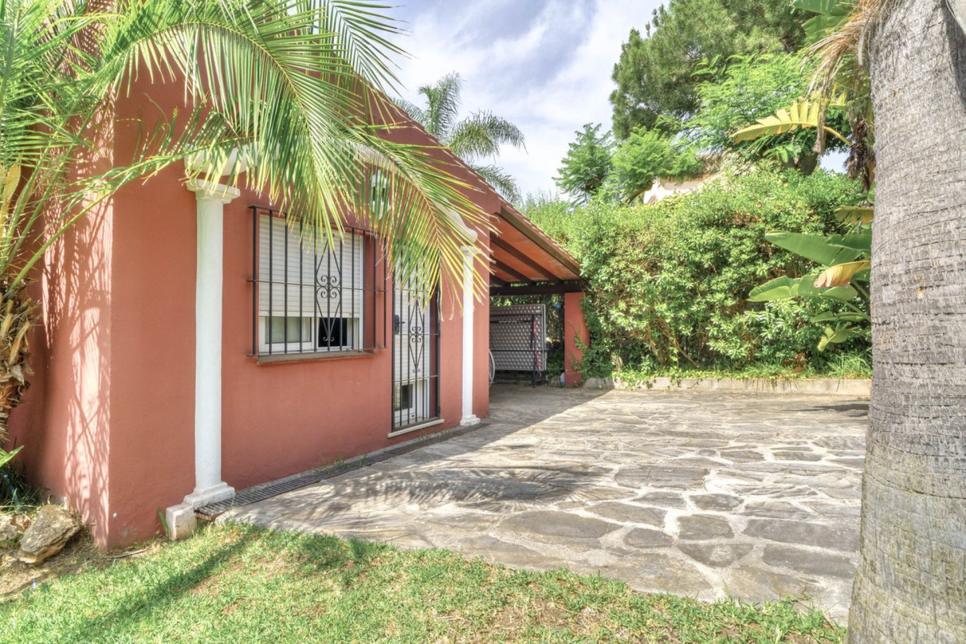 Resale - House - Detached Villa - Marbella - El Rosario