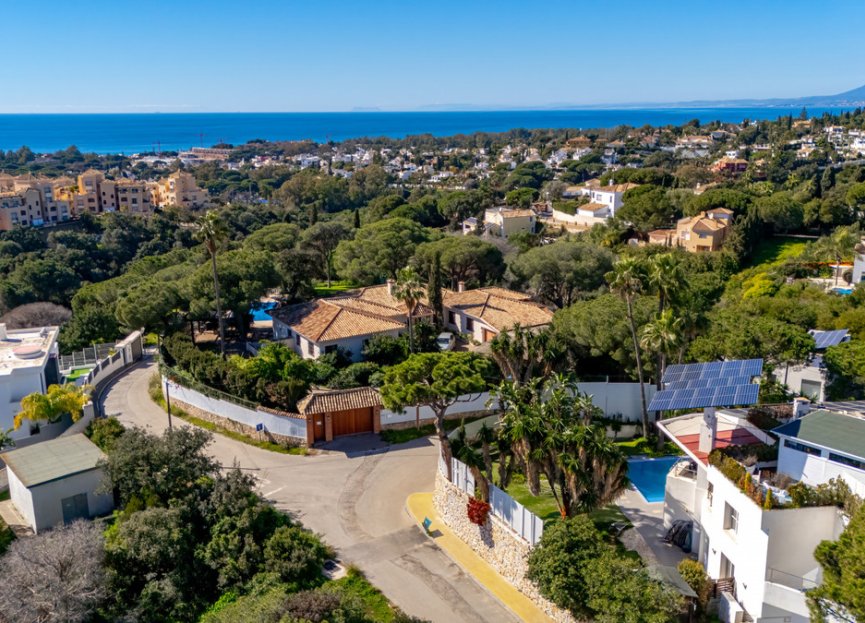 Resale - House - Detached Villa - Marbella - Elviria