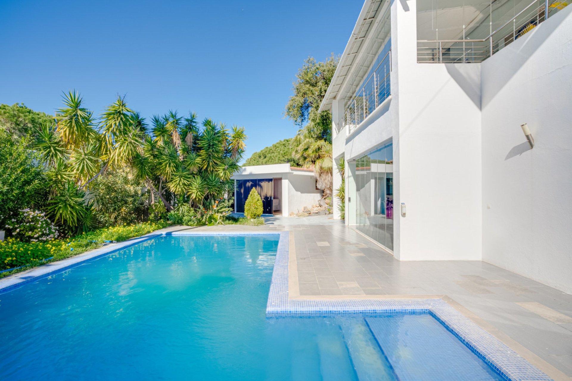 Resale - House - Detached Villa - Marbella - Elviria