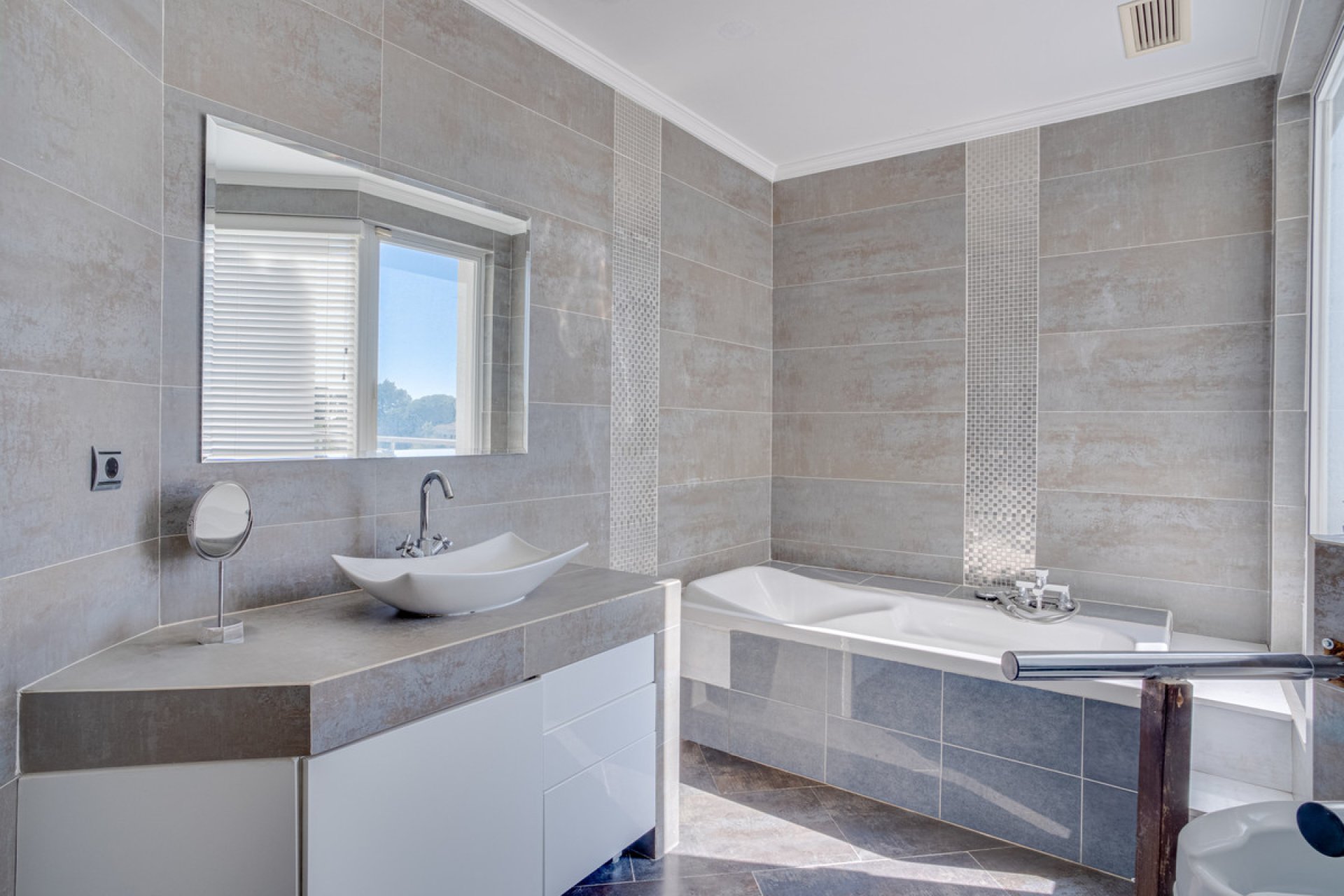 Resale - House - Detached Villa - Marbella - Elviria