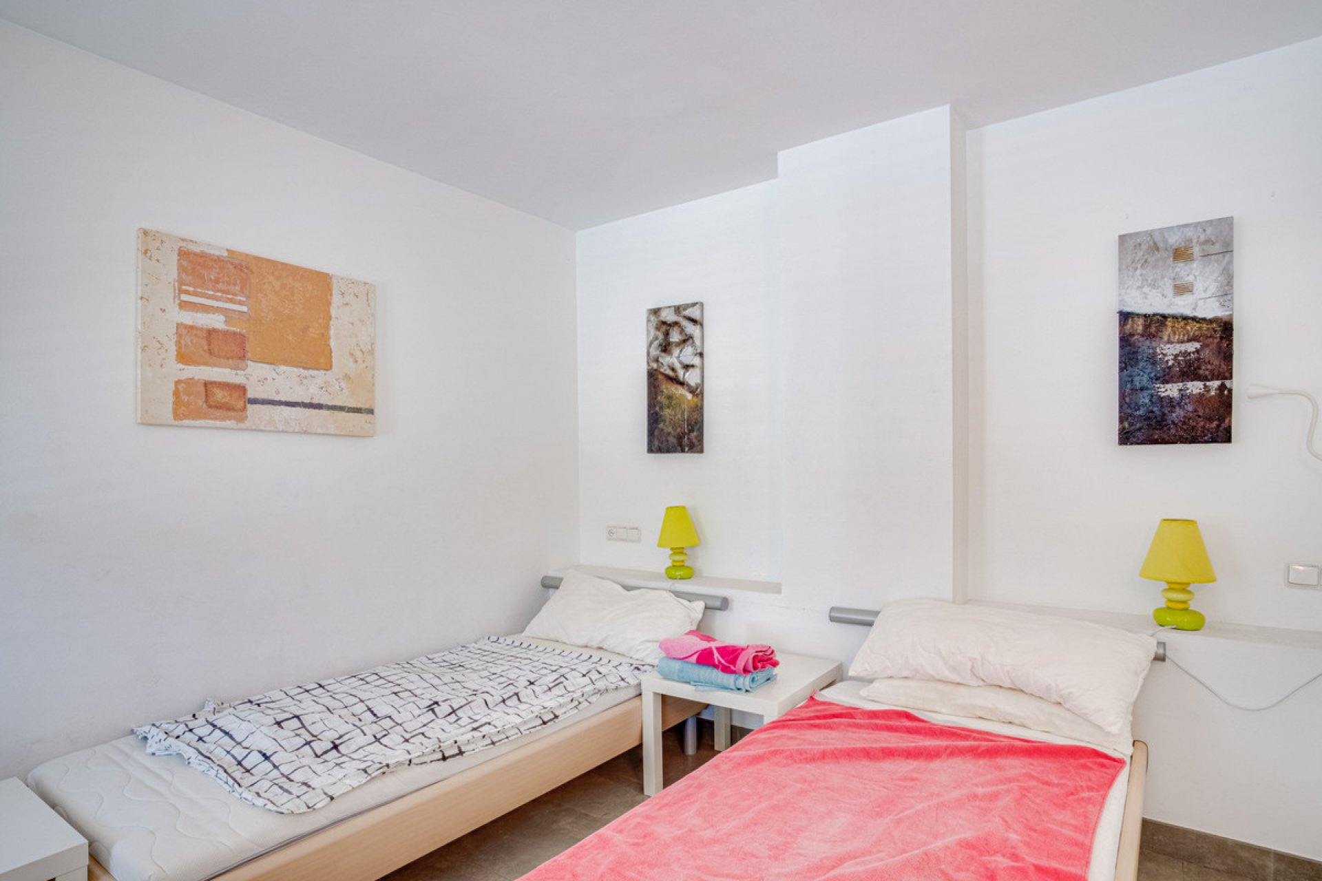 Resale - House - Detached Villa - Marbella - Elviria