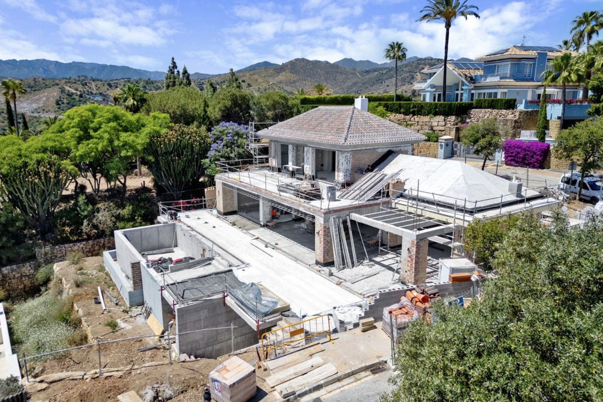 Resale - House - Detached Villa - Marbella - Elviria