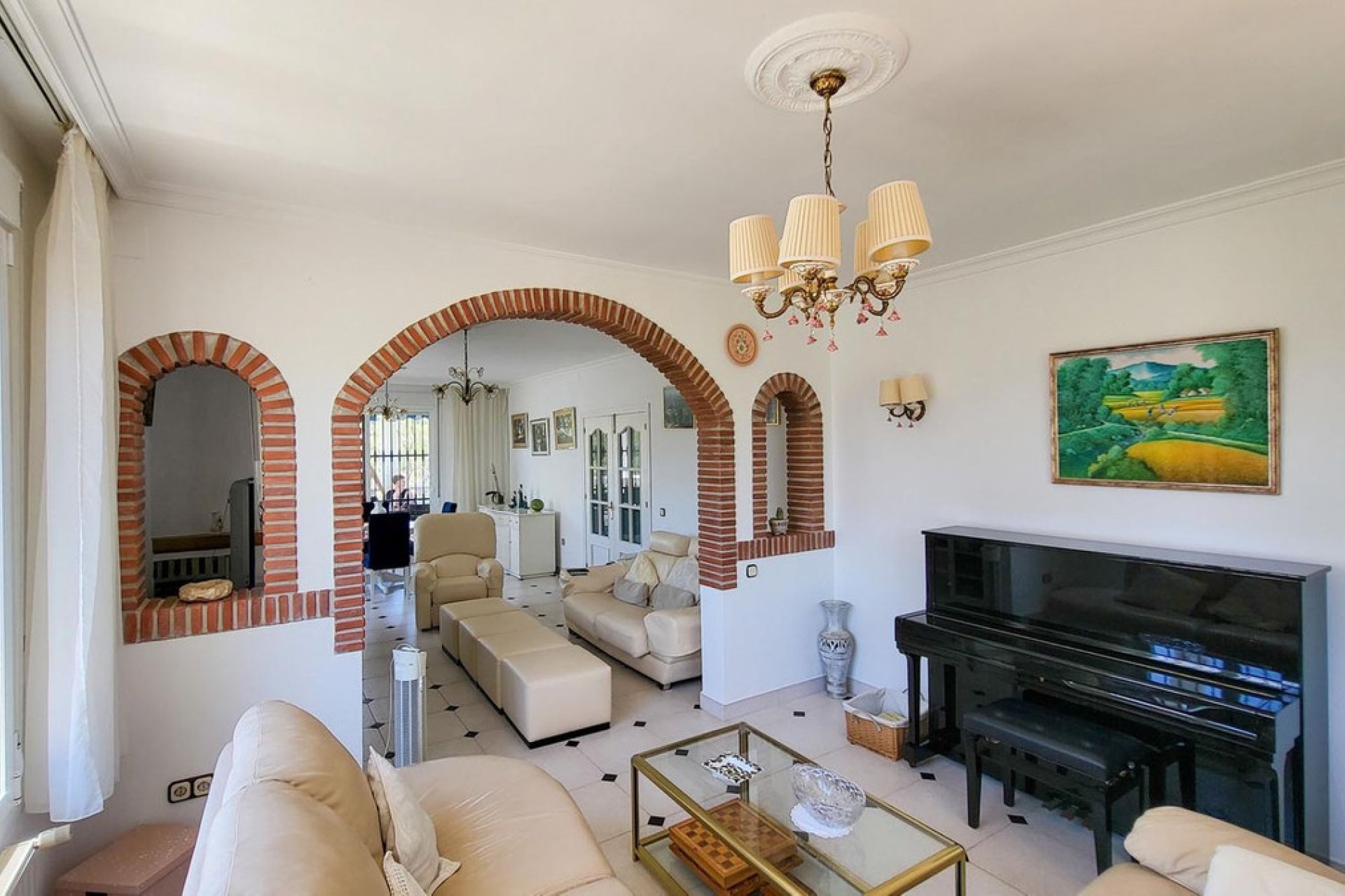 Resale - House - Detached Villa - Marbella - Elviria