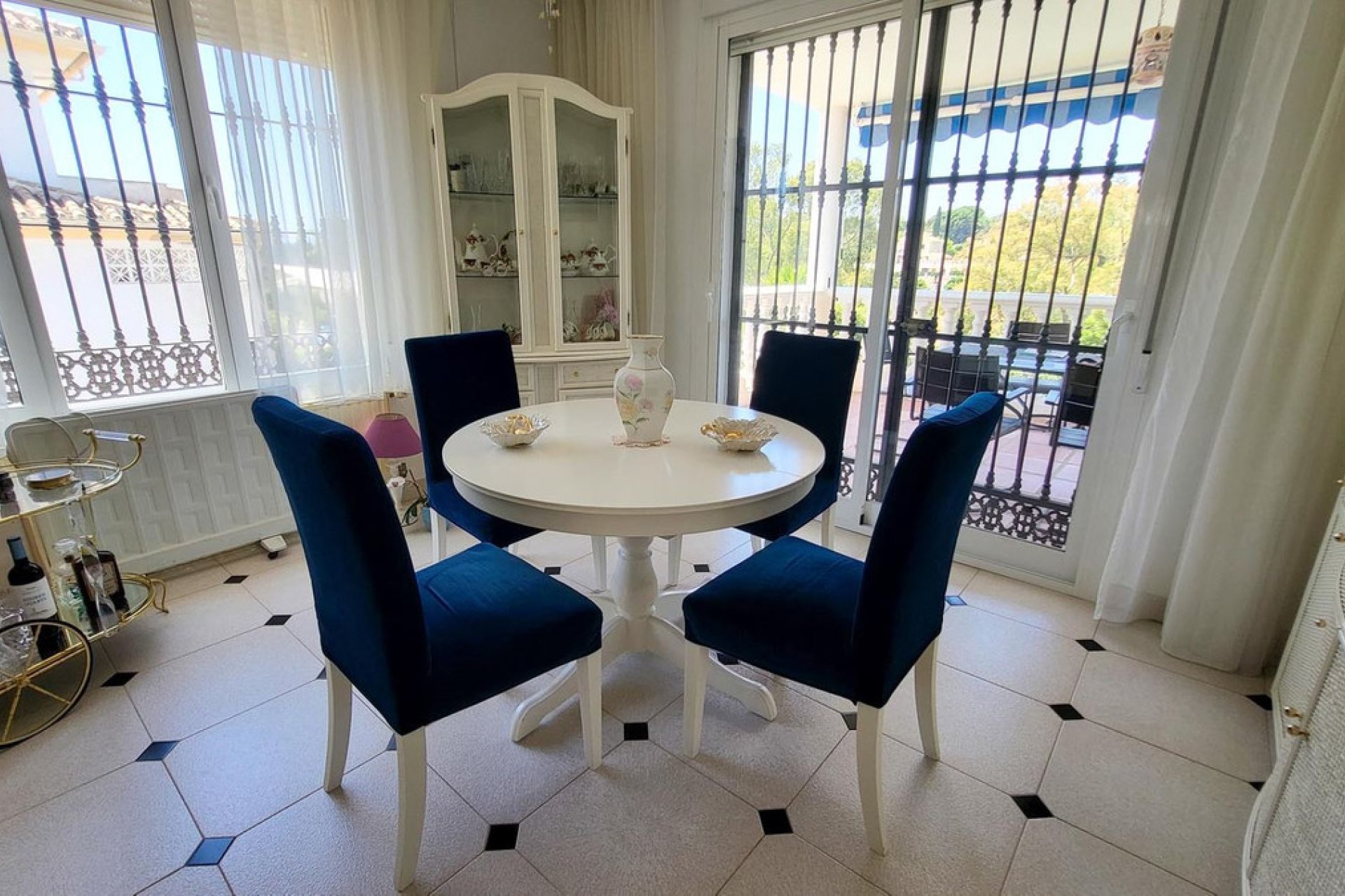 Resale - House - Detached Villa - Marbella - Elviria