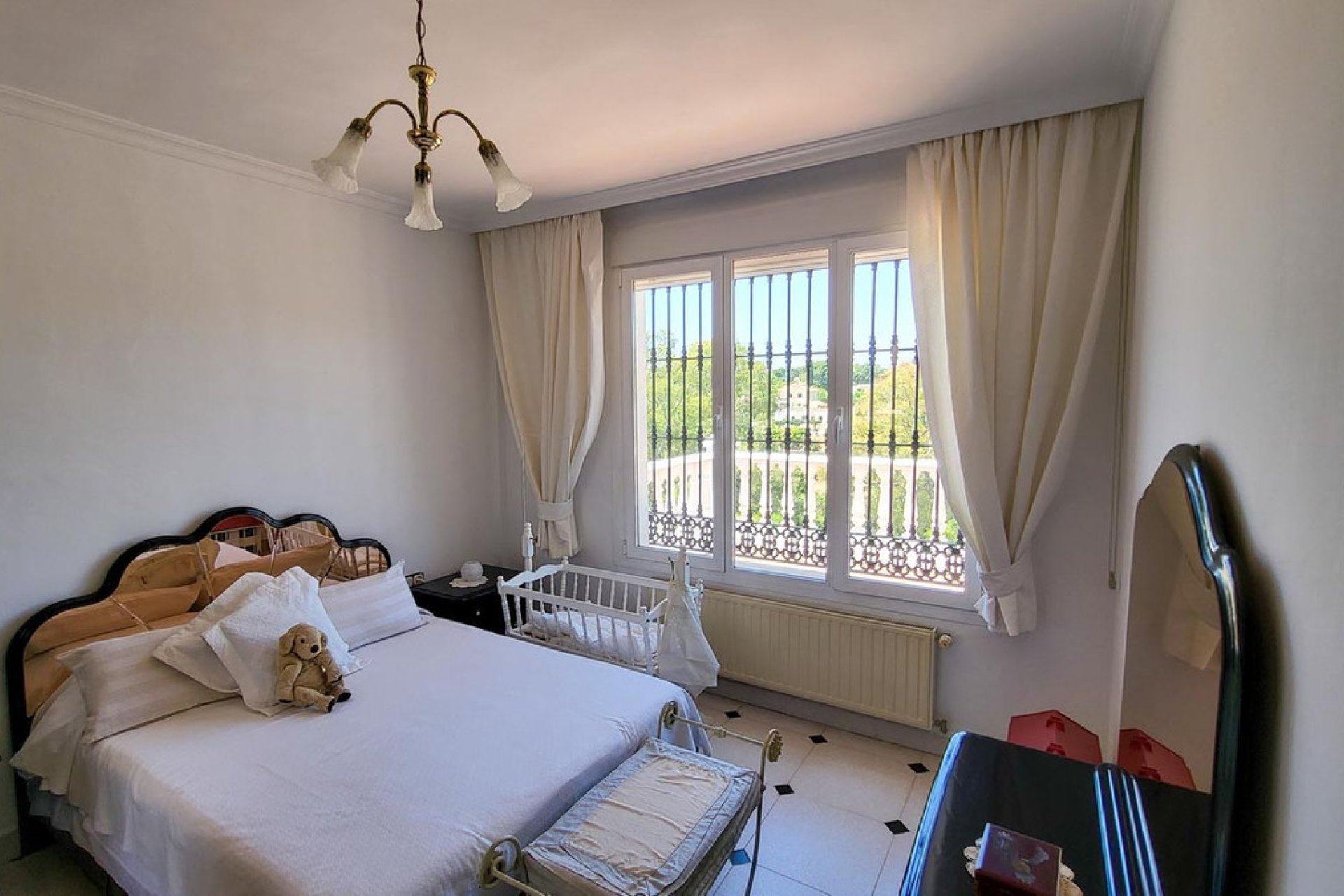 Resale - House - Detached Villa - Marbella - Elviria